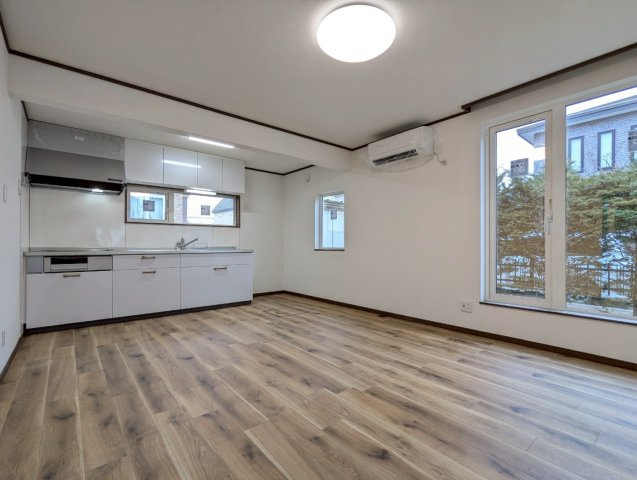 愛国東4丁目35貸家の居間・リビング