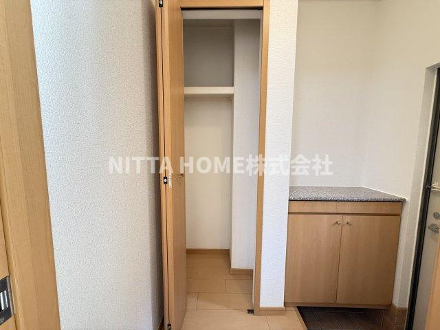 アルバローザの収納|玄関収納が付いています＊