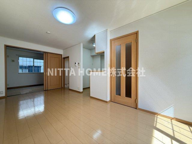 アルバローザの居間・リビング|リビング広々１１．３帖です＊