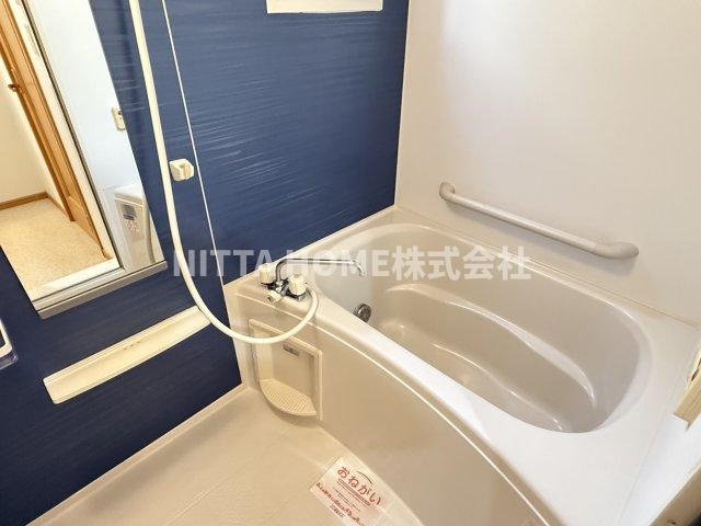 アルバローザの浴室|一人暮らしにも十分なお風呂です☆