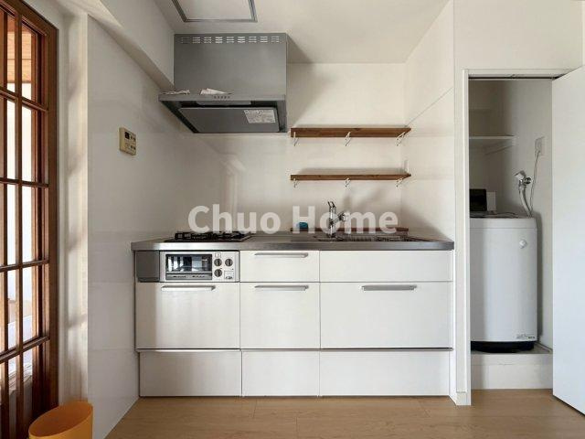 お花茶屋ローヤルコーポのキッチン|ワイドで収納豊富なシステムキッチン