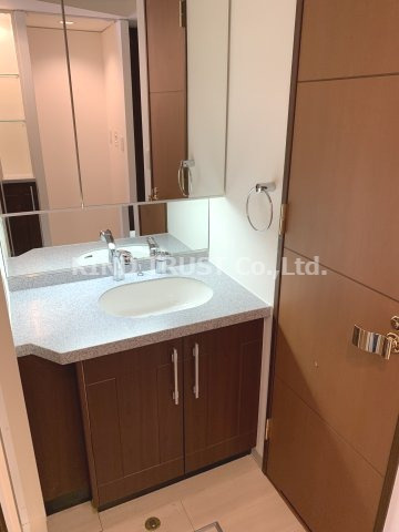 コンソラーレ同心の洗面所|スペースが確保できる洗面所です