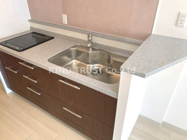 コンソラーレ同心のキッチン|コンパクトなキッチンで掃除もラクラク