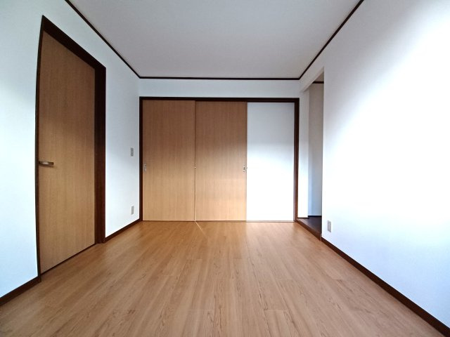 中央１８１４の洋室