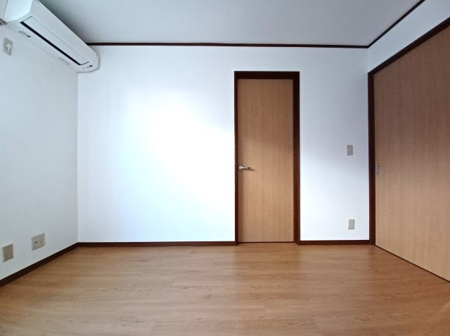 中央１８１４の洋室