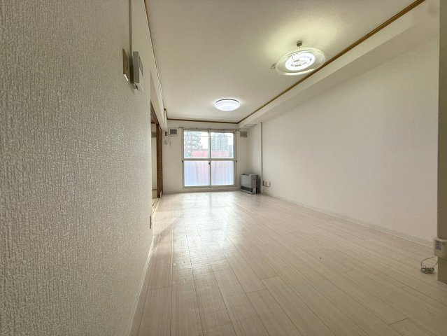 メゾンドルチェ円山の居間・リビング