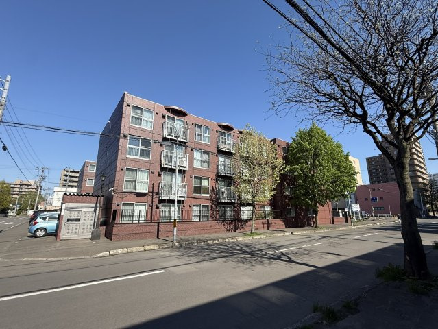 メゾンドルチェ円山の外観