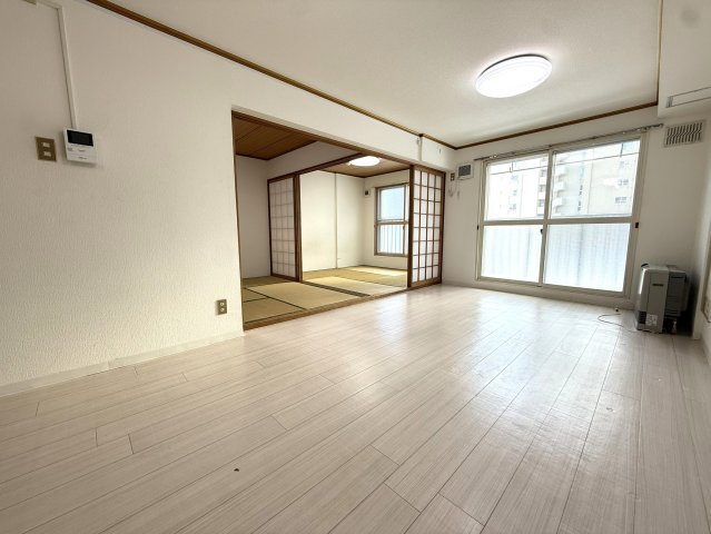 メゾンドルチェ円山の居間・リビング