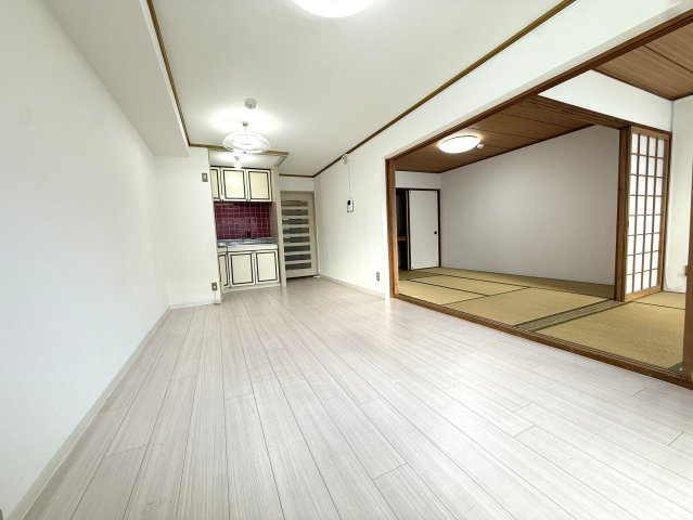 メゾンドルチェ円山の居間・リビング