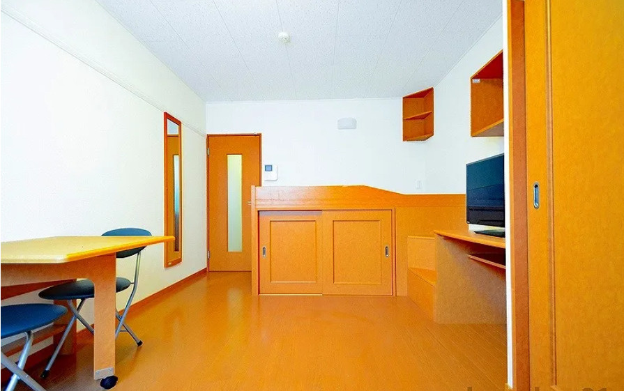 レオパレスカメリアひたち野Ⅱの居間・リビング