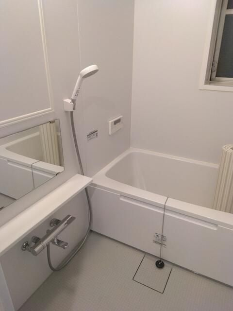 業平橋住宅の浴室