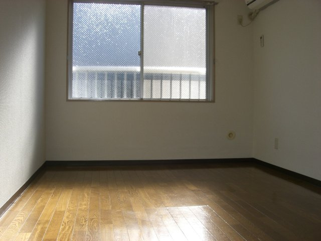 コンフォートマンション　北戸田の居間・リビング|別号室の参考写真です。