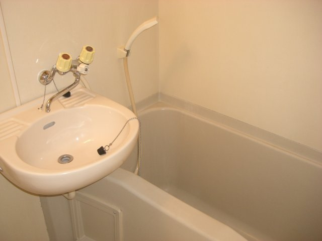 コンフォートマンション　北戸田の浴室|別号室の参考写真です。