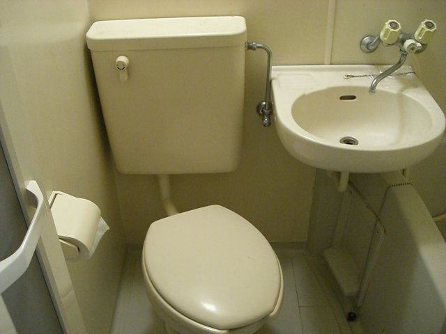 コンフォートマンション　北戸田のトイレ|別号室の参考写真です。