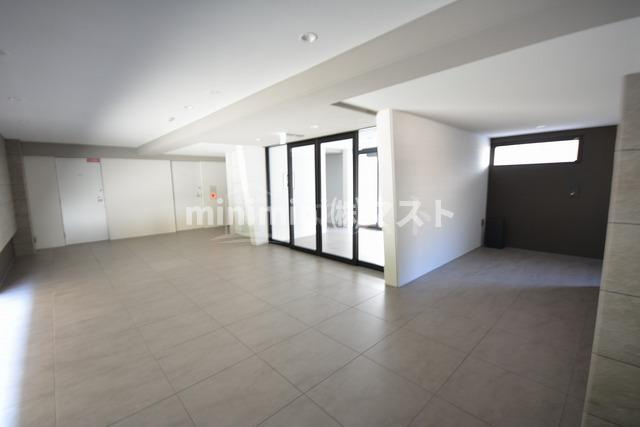 フォーリアライズ大阪ウエストベイのロビー