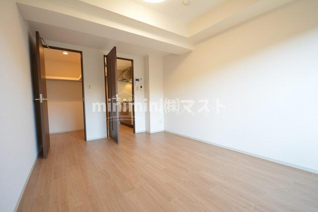 フォーリアライズ大阪ウエストベイの居間・リビング