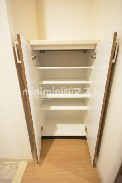 フォーリアライズ大阪ウエストベイの収納