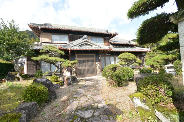 丹波市氷上町油利の中古一戸建の外観