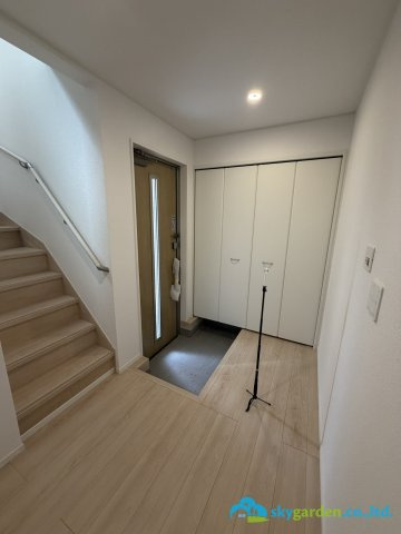 平塚市山下第14　新築戸建　全1棟1号棟の玄関
