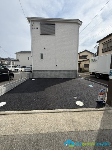 平塚市山下第14　新築戸建　全1棟1号棟の駐車場