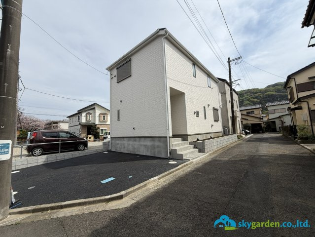 平塚市山下第14　新築戸建　全1棟1号棟の前面道路含む現地写真