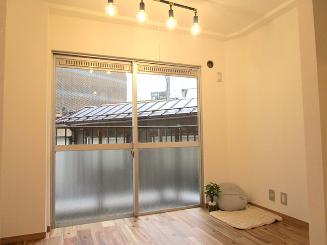 トーカン万代第二ビューハイツ　2F