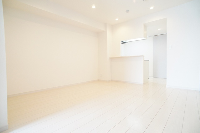 リブリ・SKY'S THE LIMITの洋室