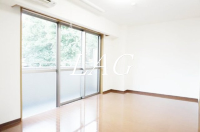 【居間・リビング】 | アイトー・ロワイヤル青横 | 洋室のお部屋です。