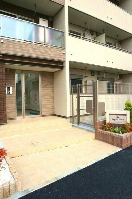 レガーロ　フェリーチェのエントランス