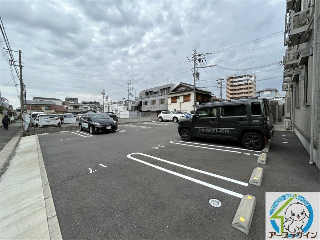 D-grace　Wisteria　AKASHIの駐車場