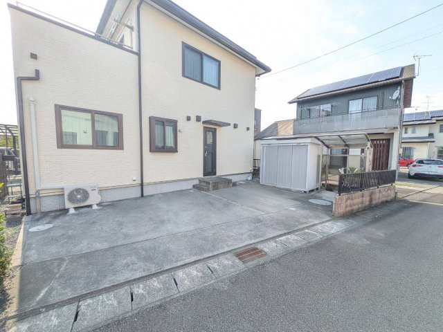 中古 戸建ての駐車場