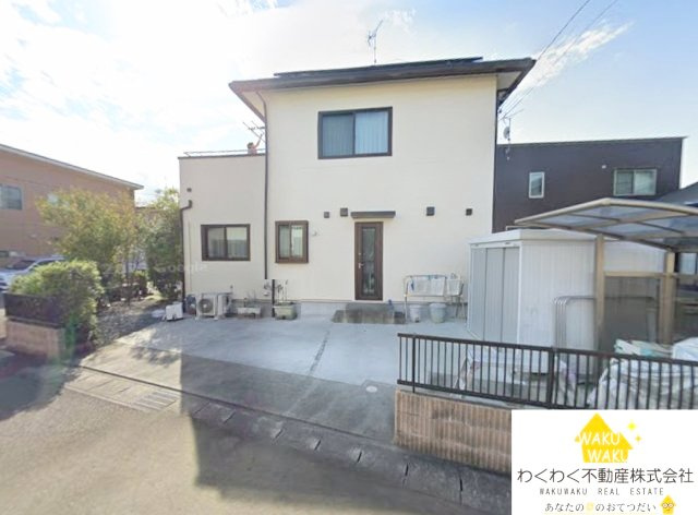 中古 戸建ての前面道路含む現地写真