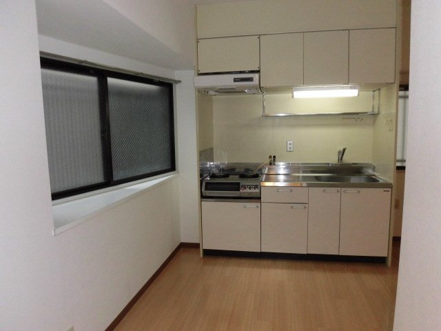 大阪市中央区内淡路町１丁目の賃貸マンションのキッチン