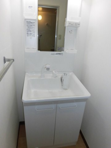 大阪市中央区内淡路町１丁目の賃貸マンションの洗面所