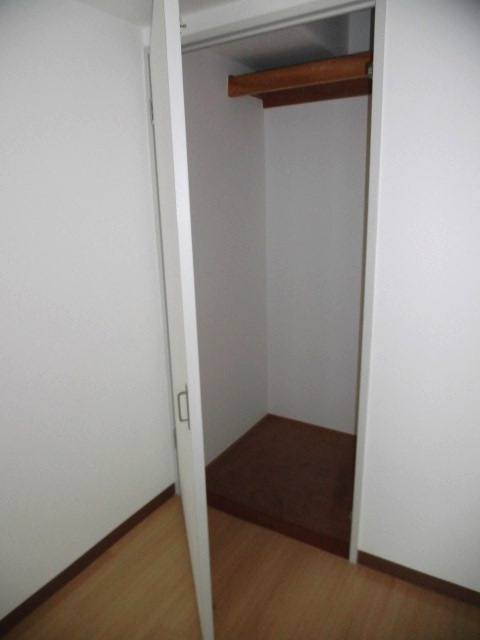 大阪市中央区内淡路町１丁目の賃貸マンションの収納