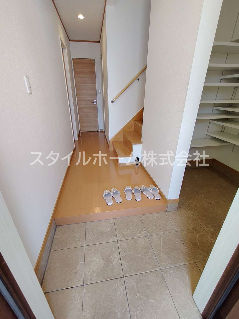 サウシア　Aの玄関