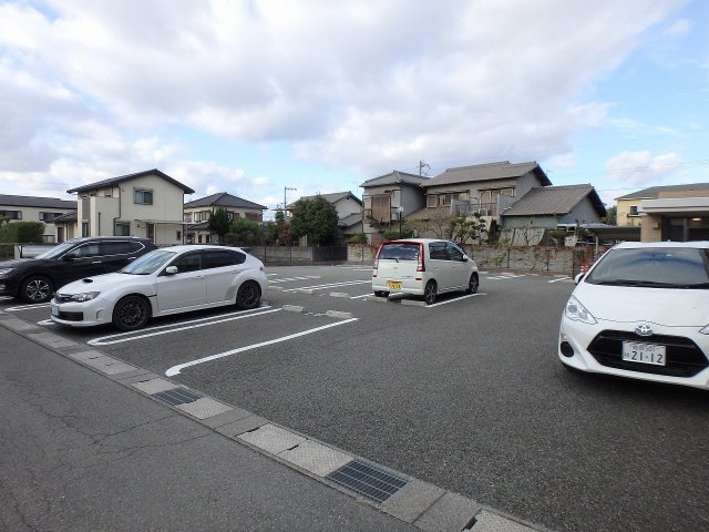 メゾン・ド・アルモニーの駐車場