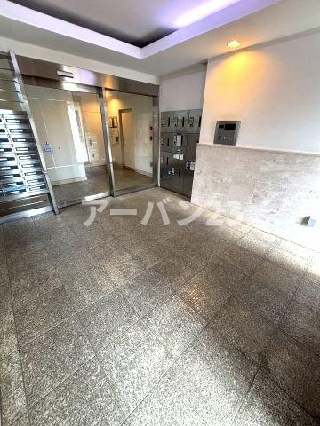 メゾンポメル小川のエントランス