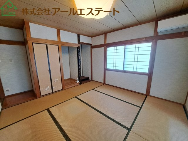 加古川市加古川町備後　　　　山陽電鉄「尾上の松駅」徒歩18分の和室