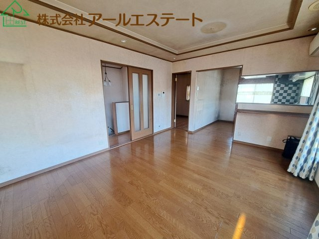 加古川市加古川町備後　　　　山陽電鉄「尾上の松駅」徒歩18分の居間・リビング