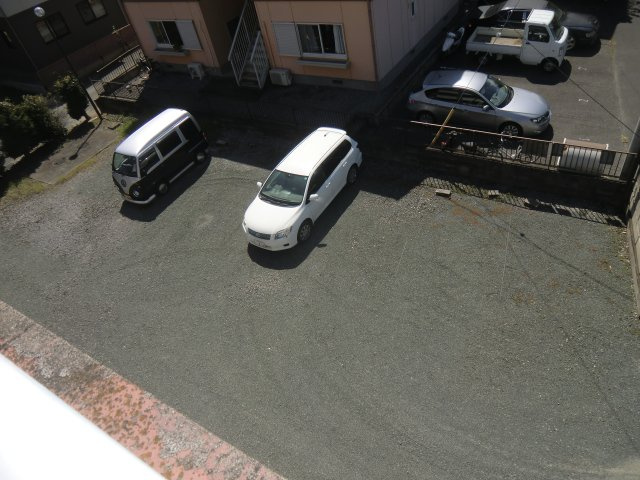 マリオンハイツⅢの駐車場