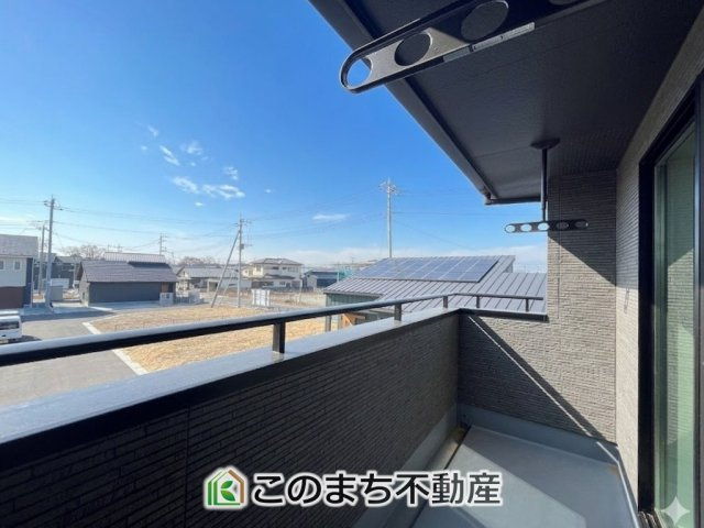 ワイウッドコート小山市中久喜第1期　1号棟の展望|2階バルコニーからは、開放感あふれる穏やかな街並みを一望。
空が広く感じられ、晴れた日には気持ちよくお洗濯や外気浴も楽しめます