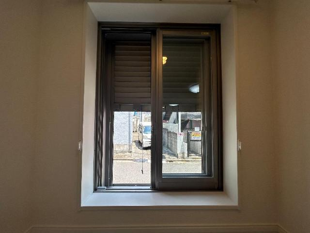 サウダージの設備|窓シャッター