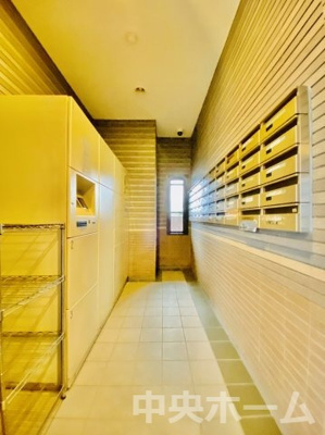 【設備】 | ライオンズシティ四ツ木 | 【宅配ボックス】在宅時・不在時に関わらず、居住者の代わりに非対面で宅配物を受け取ってくれる便利な設備です。わかりやすくご説明致しますので見学時にはお部屋だけではなく共用部分もぜひチェックしてください。