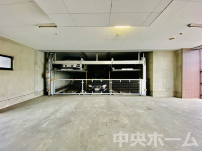 【駐車場】 | ライオンズシティ四ツ木 | 【敷地内駐車場】最新の空き状況や費用などの詳細は担当スタッフまでお問い合わせください。