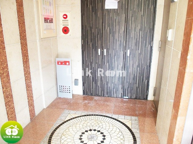 プルナス森下のエントランス