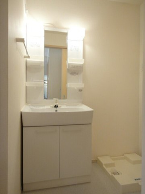 【洗面所】 | ヴァイオレット | 【ヴァイオレット】忙しい朝には欠かせない洗面所です