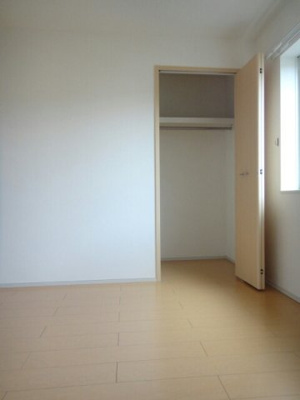 【内装】 | ヴァイオレット | 【ヴァイオレット】内装は落ち着いています