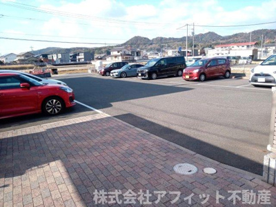 【駐車場】 | シャーメゾン B棟