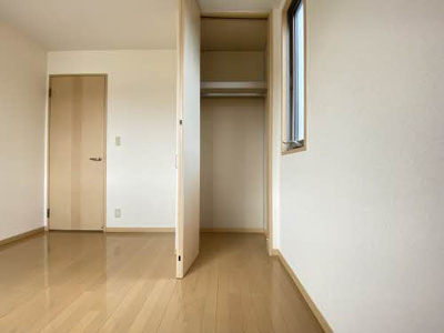 【その他】 | シャーメゾン B棟 | 洋室5.1帖のクローゼット